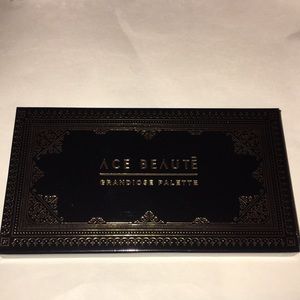 NIB. Ace Beaute Grandoise Palette.